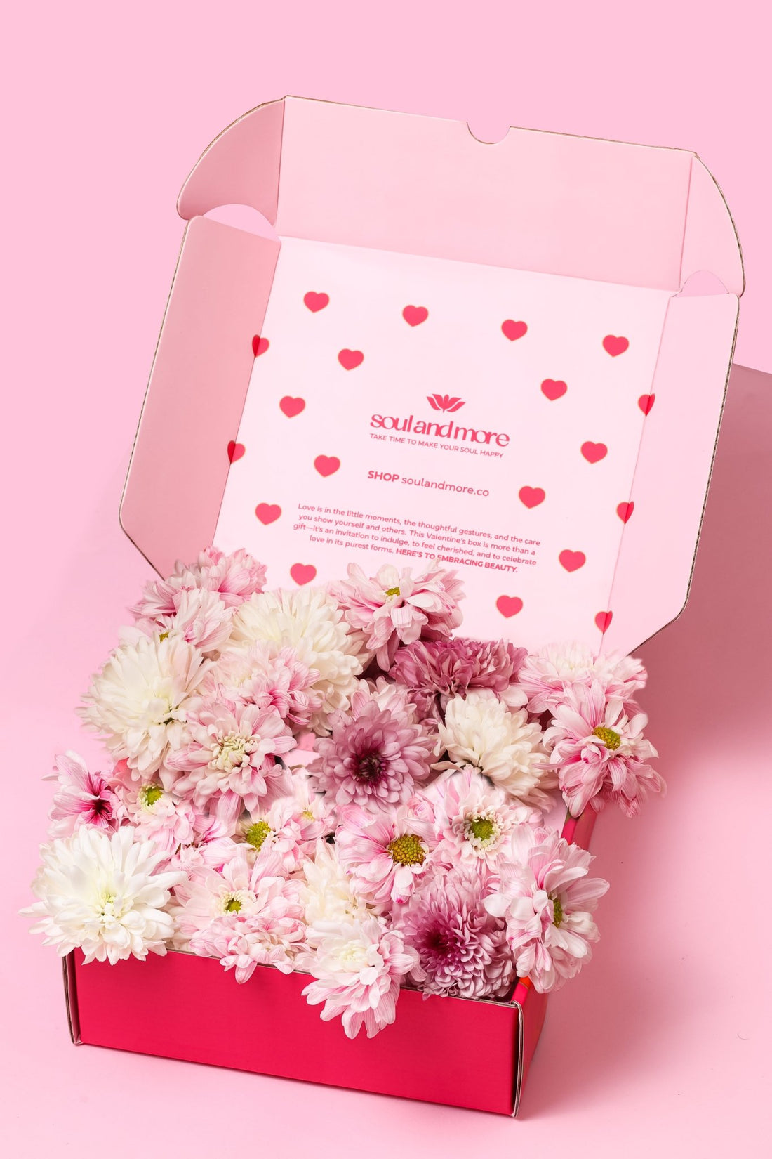 Blooming - velvet pouch - soulandmore